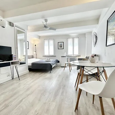 A Ot Cocon Daugustin Old Town Center Apartment *